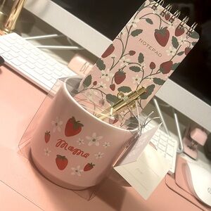 Beautiful and delicate cup with notepad and gold pen included. Strawberry design